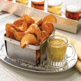 Simplot SIDEWINDERS™ Fries Papas a la francesa SIDEWINDERS™ corte original con cobertura con cerveza saborizada, con cáscara, Estilo
