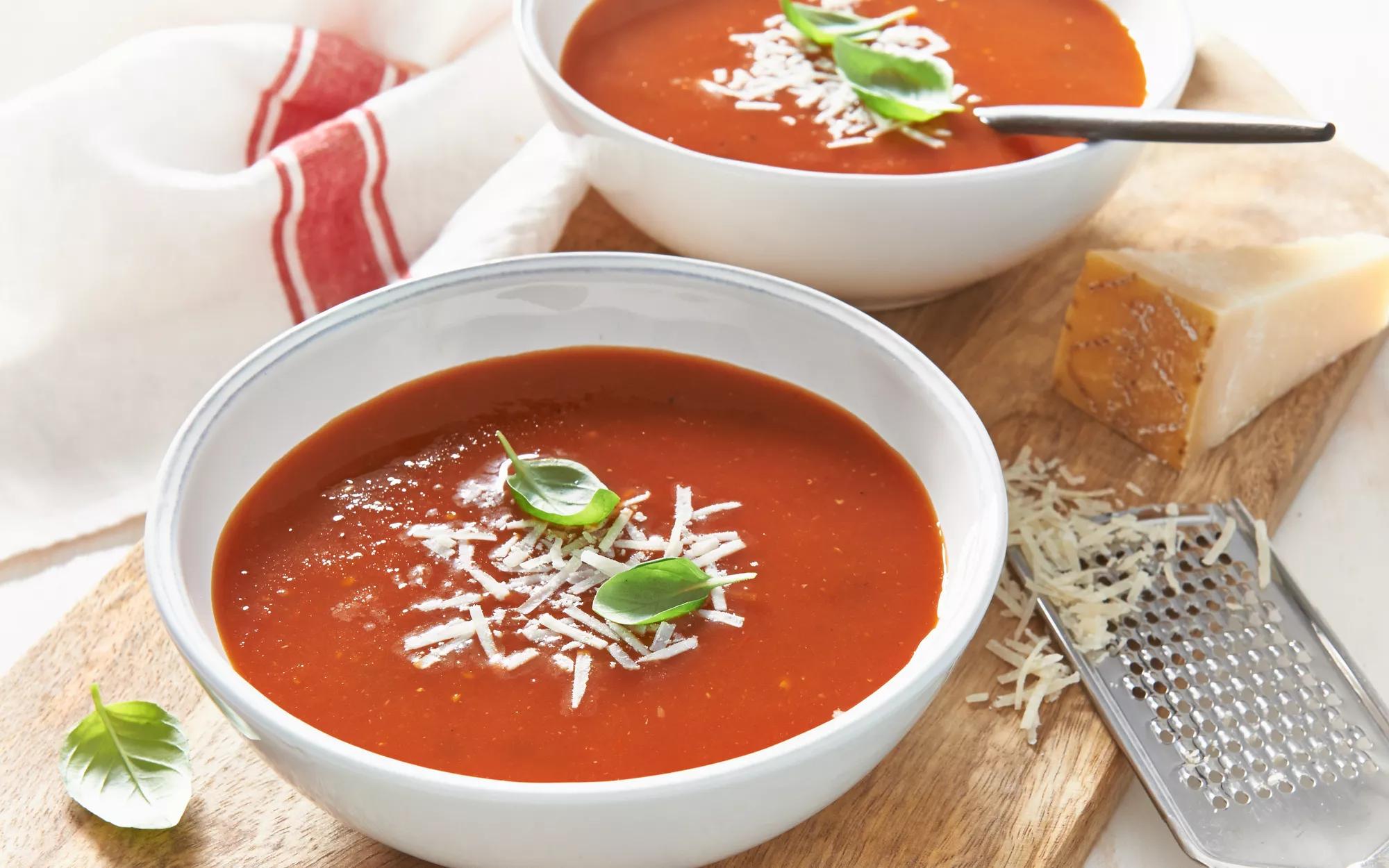 Roasted Garlic & Tomato Soup