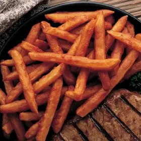 Simplot SeasonedCRISP® Delivery+® Deliciosas papas a la francesa corte recto con sabrosa cobertura, con cáscara, Estilo