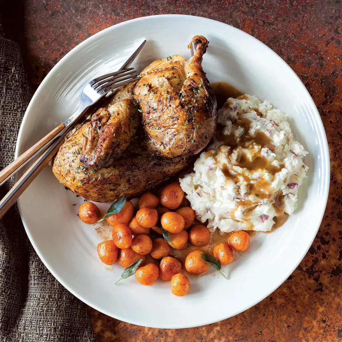 Simplot Farmhouse Originals™ Redskin Garlic Mashed Potatoes, Styled