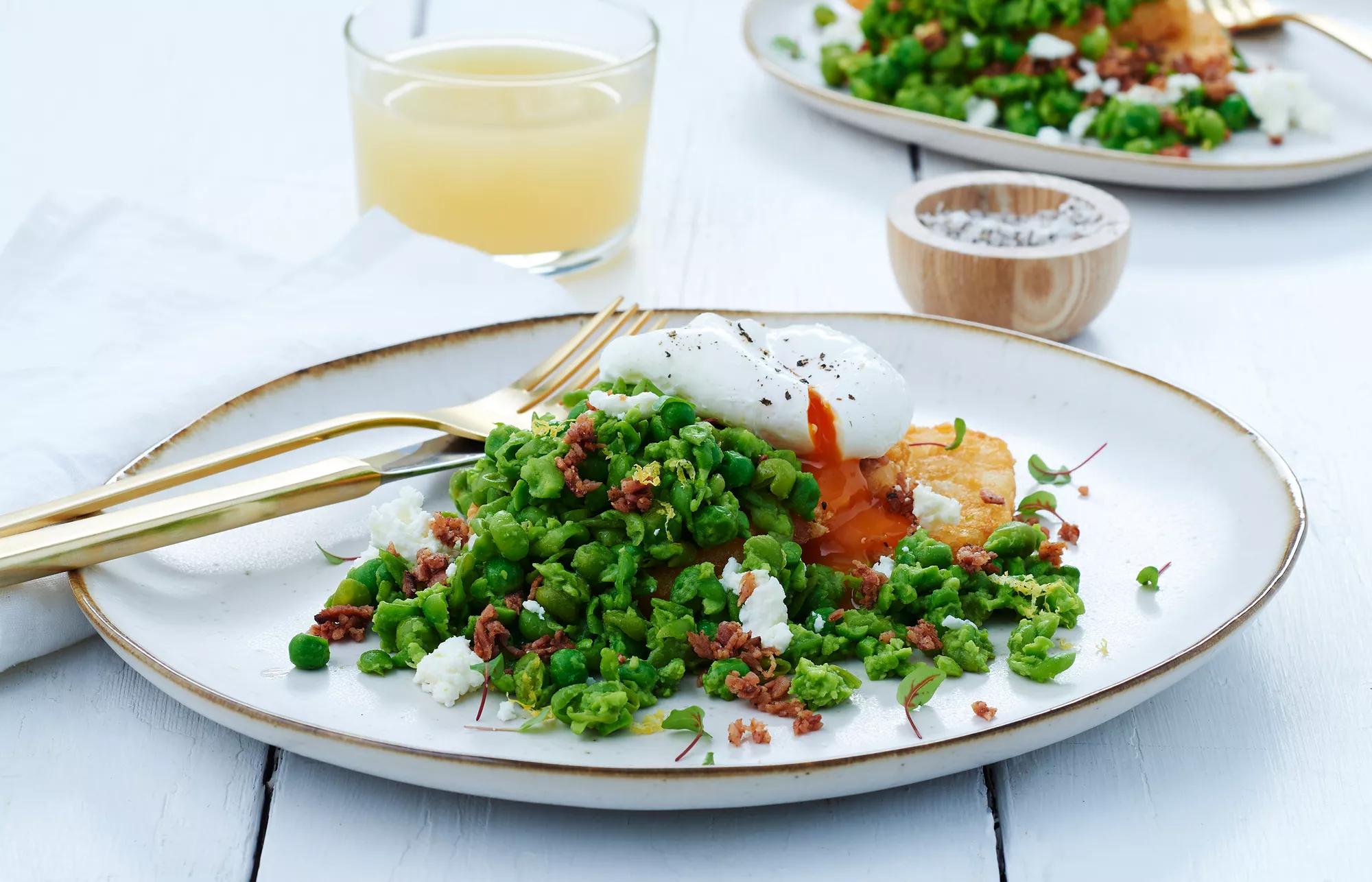 Smashed Peas, Poachie & Bacon Crumb