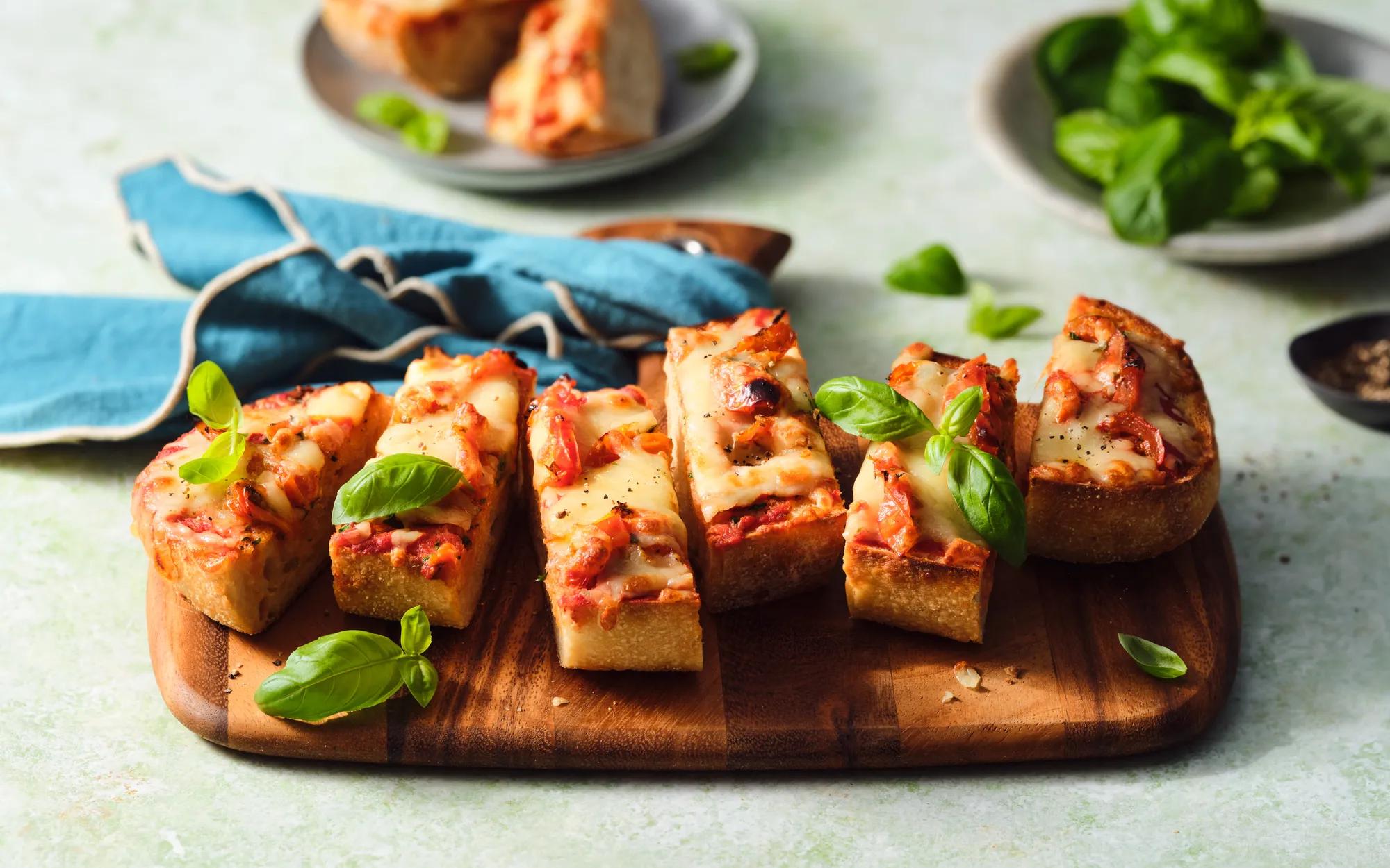 Cheesy Garlic Pizza Bread