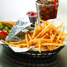 Simplot Conquest® Fries Papas a la francesa corte delgado con cobertura transparente, con cáscara, Estilo