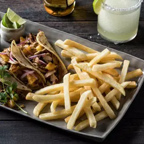Simplot Conquest® Fries Papas a la francesa corte recto con cobertura transparente, En uso
