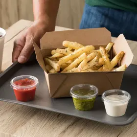 Simplot Conquest® Delivery+® Papas a la francesa corte recto con cobertura transparente, con cáscara, En uso