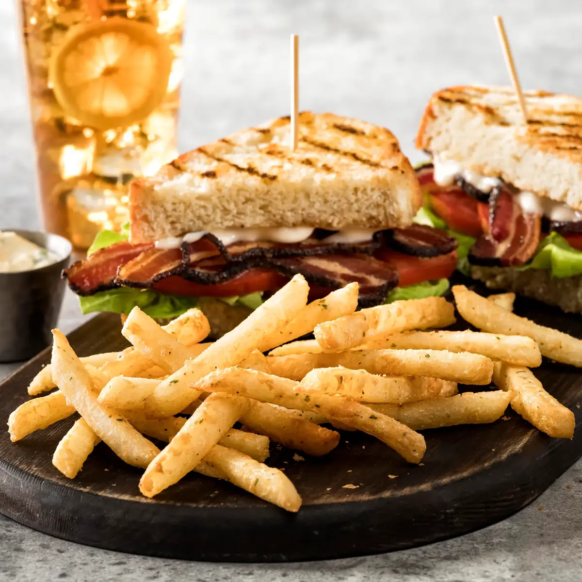 Simplot SeasonedCRISP® Fries Parmesan & Garlic Fries, Estilo