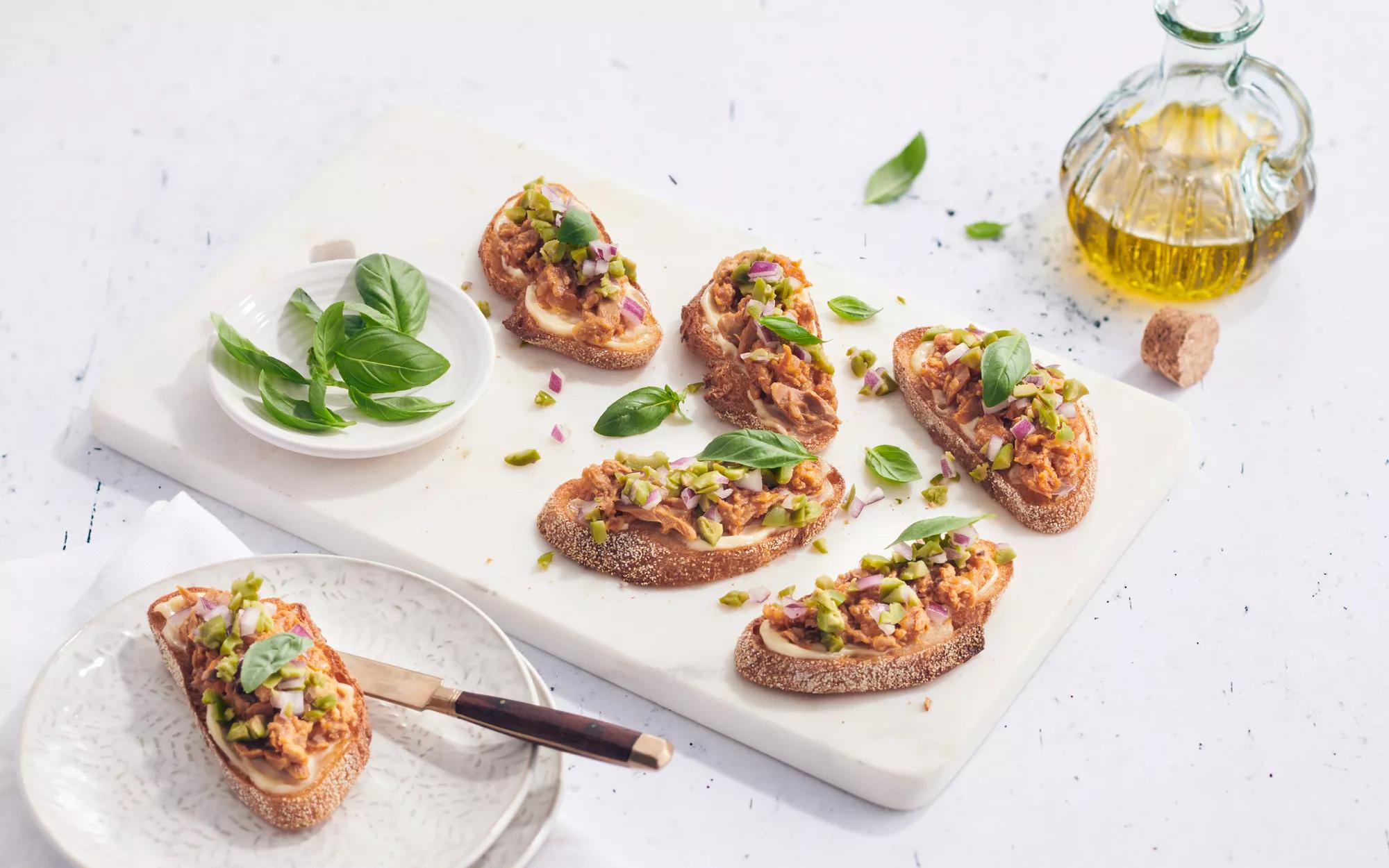Tuscan Tuna Crostini